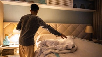 Sleep: man preparing for bed 1682610606