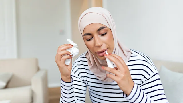 Astepro vs. Flonase: 6 Differences Between These Allergy Nasal Sprays