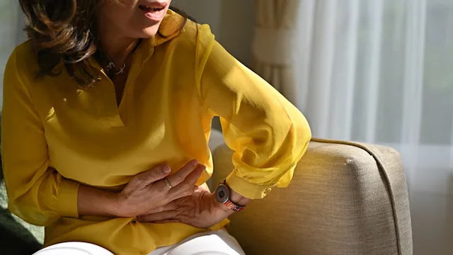 Health: Urinary tract infection: woman feeling discomfort 1676162918