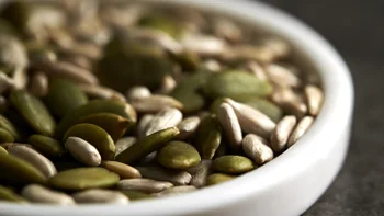 diet-nutrition: pumpkin sunflower seeds 1150047352