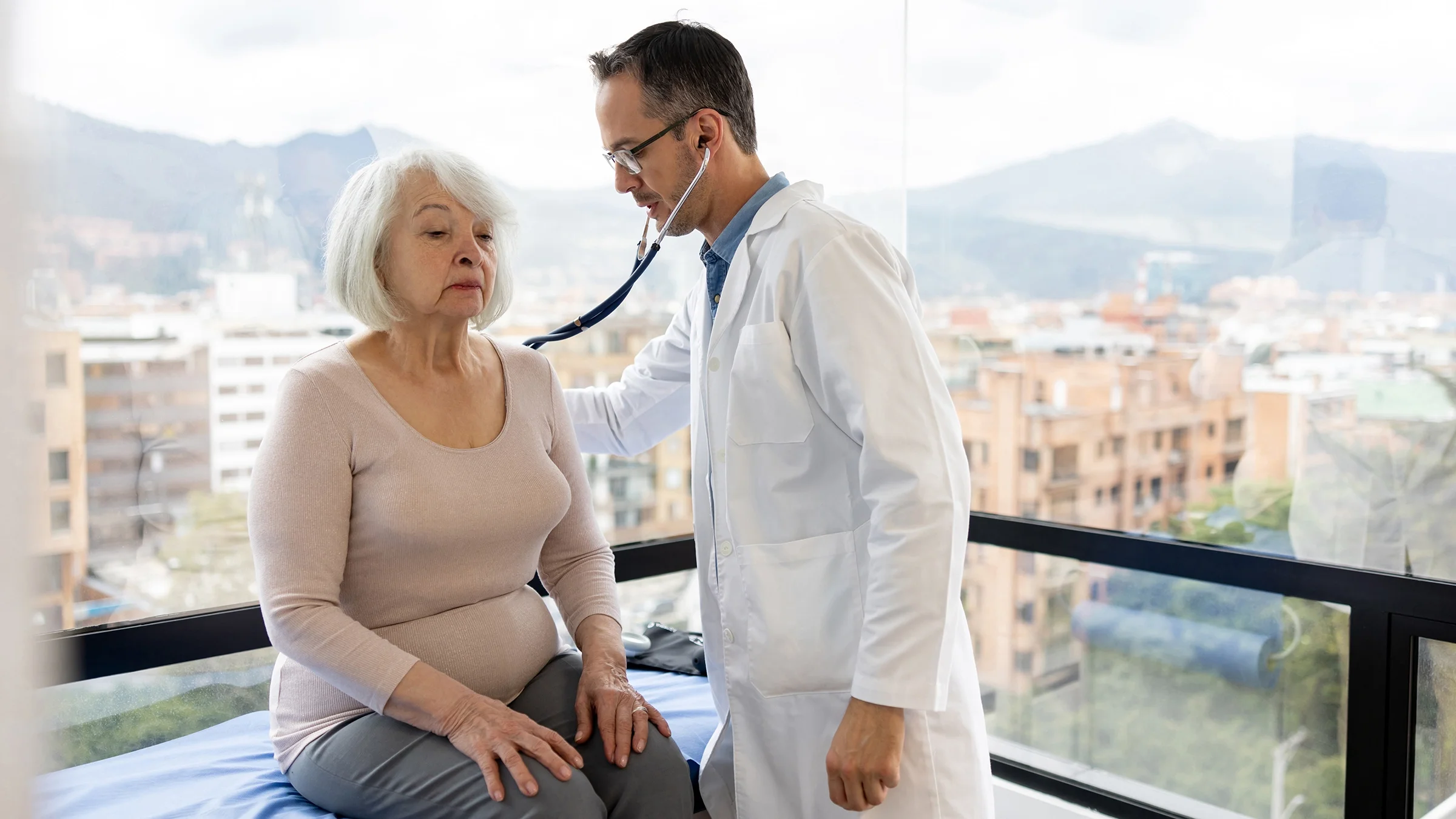 An older woman visits her doctor with questions about neuroendocrine tumors.