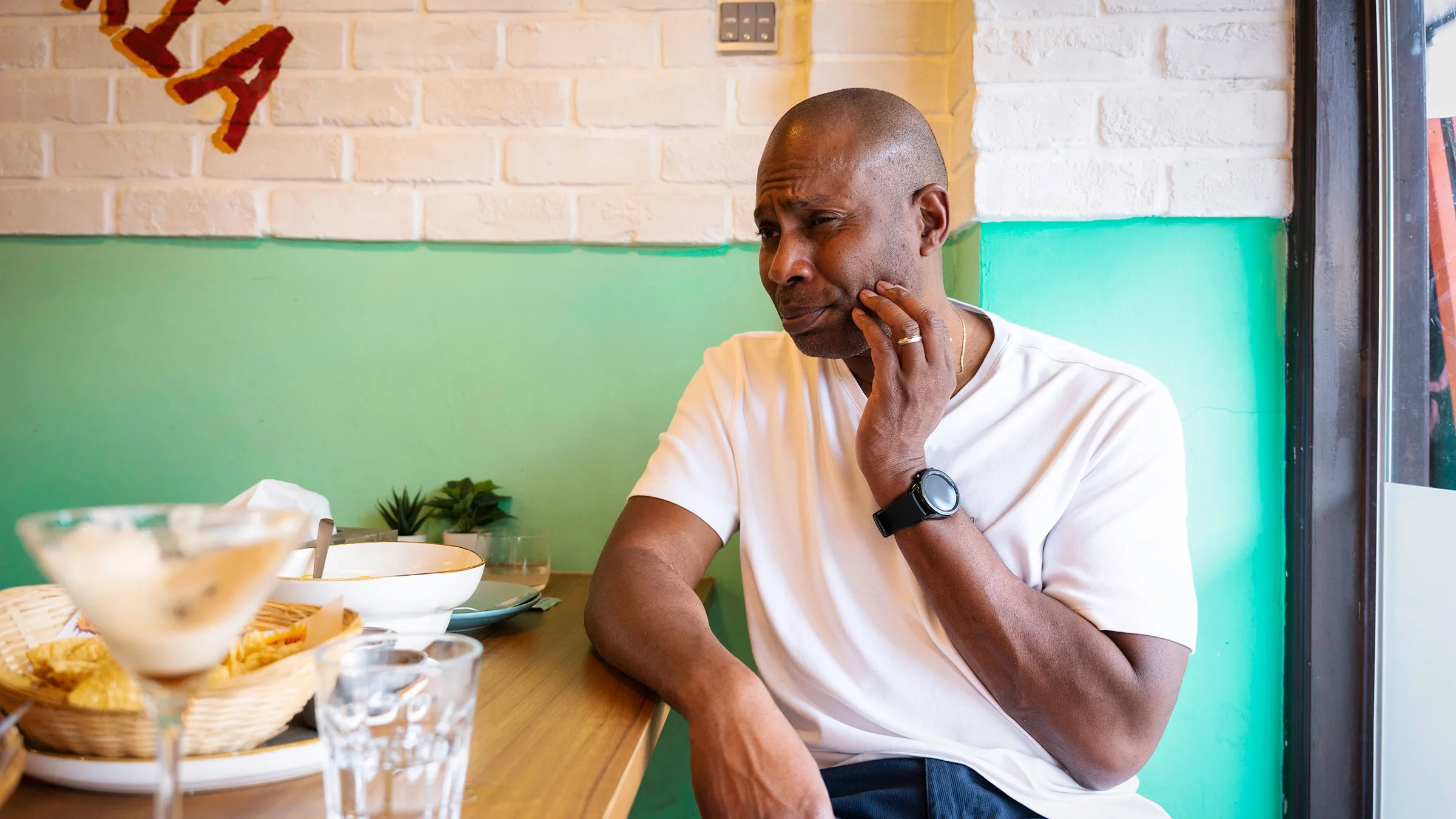Man having pain while chewing his food