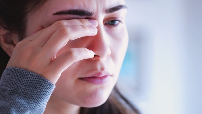 6 Tips to Get Something Out of Your Eye Safely - GoodRx