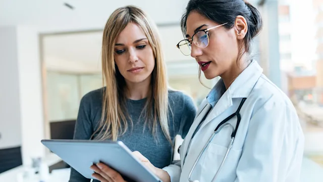 HCP: patient and medical professional consultation 1861987830