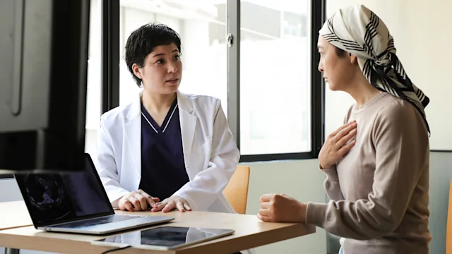 Breast cancer: Pain: cancer patient and doctor-1405617247