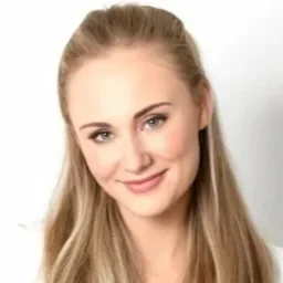 Mia Barnes