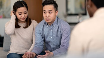 Relationships: couple speak to therapist 1148848091