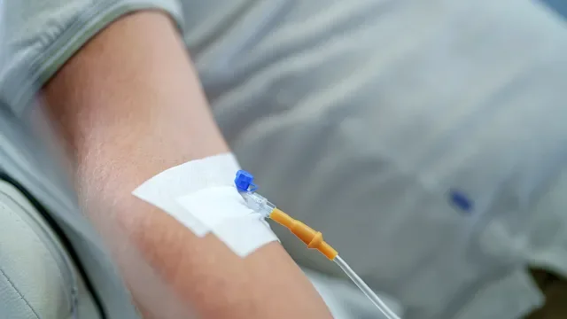 Pharmacy: closeup vein infusion 1608040908