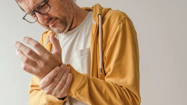 Autoimmune: Mental health: wrist pain stressed-out 1361487485
