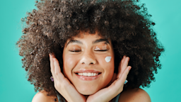 Compare the effectiveness of adapalene and tretinoin for acne and learn which retinoid could lead you to clearer skin.