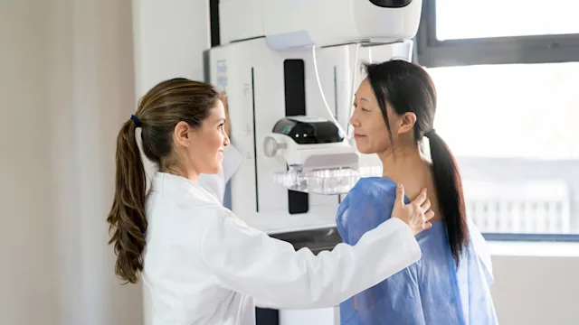Cancer: Free screenings: patient doctor mammogram 1221770065