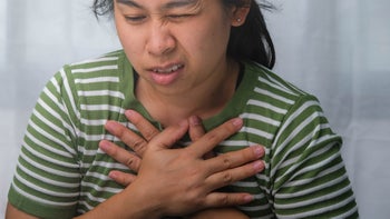 Heart attack: woman heart attack 1488091812