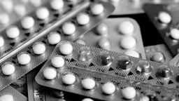 There are so many types of birth control pills to choose from. Learn about the different names, types, their side effects, safety, and how well they work.