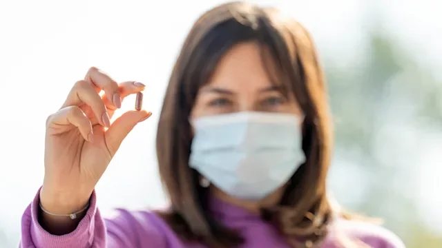 Health: COVID-19: GettyImages-1353020396