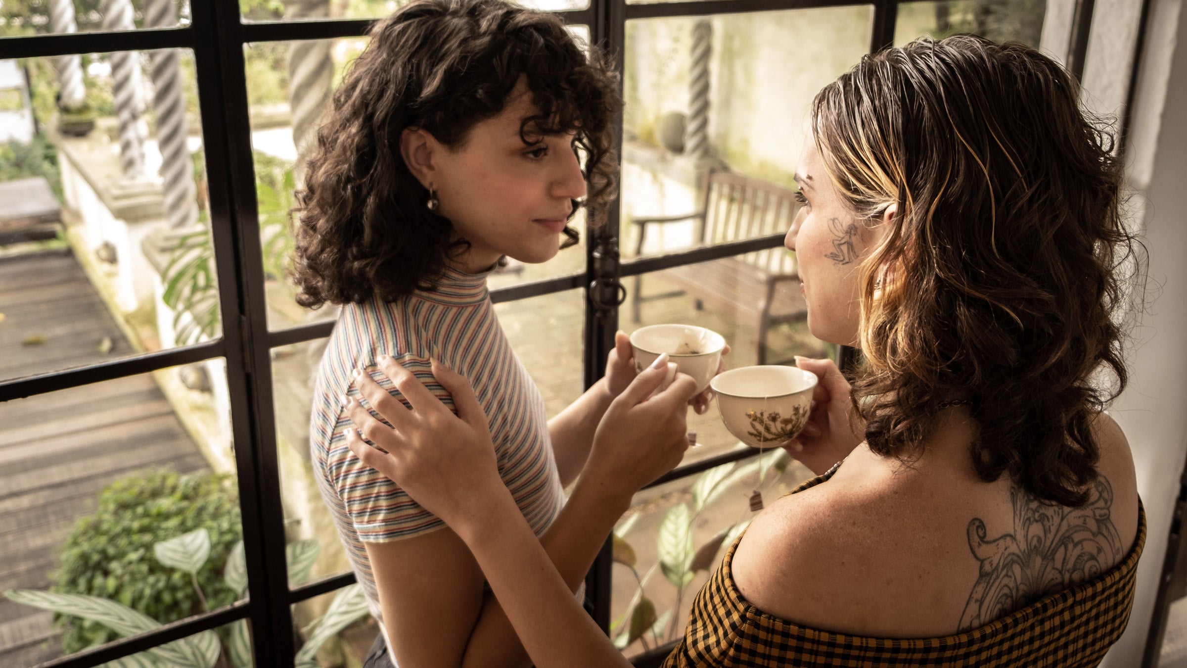 Eating disorders: consoling friend 1312513413