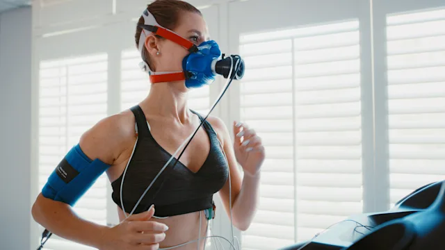 Health: Movement and exercise: woman Vo2 max training mask 1420705915