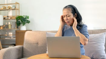 Sumatriptan: senior woman with migraine 1495897089