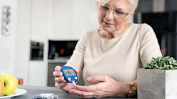 Many diabetes drugs cause weight changes. But which drugs cause weight loss, and which cause weight gain? Here’s how metformin, Ozempic, and other meds affect your weight.