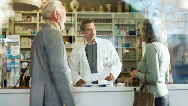 Diabetes HCP: pharmacist and customers 2285150685