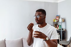 Medications are a great treatment option for generalized anxiety disorder (GAD). Learn what the best medications for GAD are including side effects here.