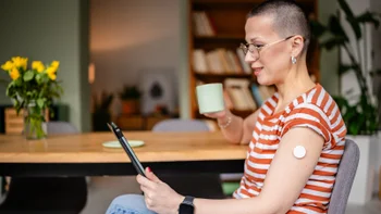 Diabetes: woman with diabetes at home 2205882048