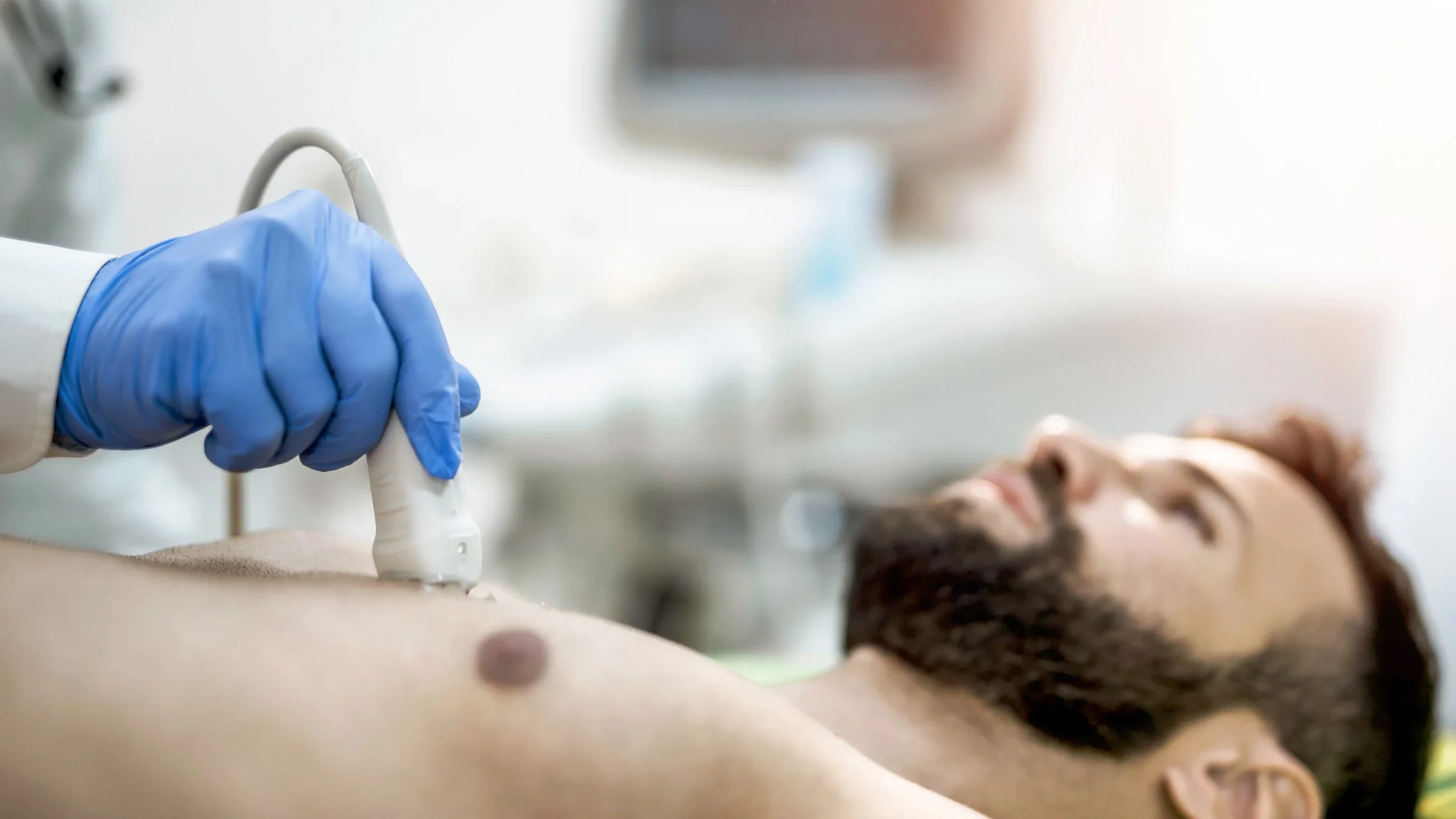 Heart: getting echocardiogram 961032362