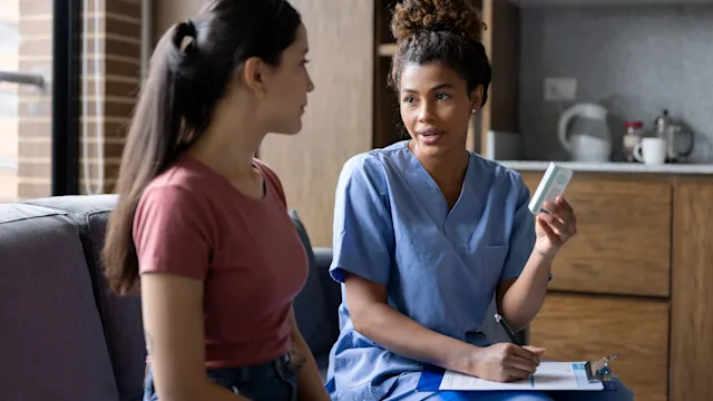 Herpes: healthcare professional speaks to a patient 1389740876