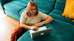 Yes, you can get GLP-1s online. With a prescription, you can take advantage of one of the many programs offering GLP-1s online. Read on to learn more.