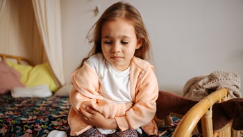 Children's health: girl stomach pain 1440927599