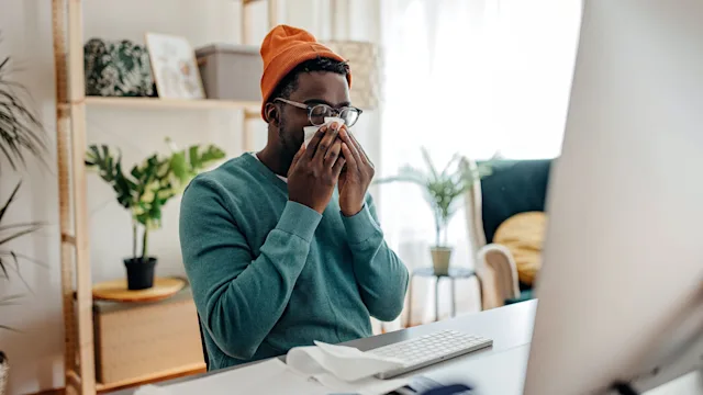 Allegra vs. Benadryl: 8 Differences Between These Allergy Medications