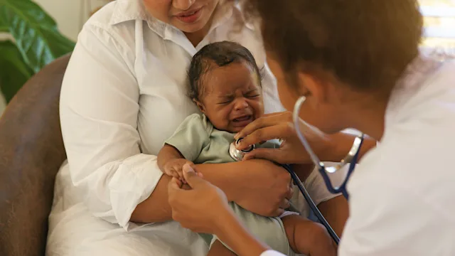 Childhood-RSV: baby crying at doctor checkup 1439349571