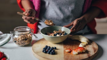 Diet-nutrition: closeup cereal with fresh fruit 1495599782