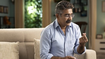 Jardiance: man taking pill with water 1352218615