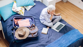 Alternative: Medigap abroad: using laptop while packing 1255376349