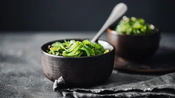 diet-nutrition: bowl of seaweed 1387720710