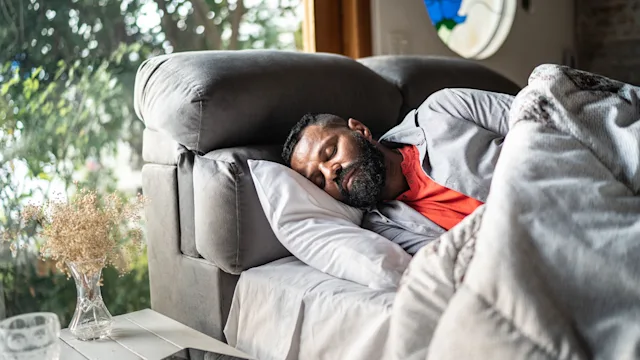 Sleep: man asleep on side 1331766114