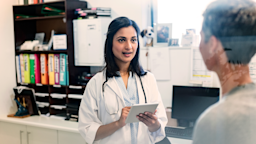 A doctor speaks with a patient.
Stígur Már Karlsson /Heimsmyndir/E+ via Getty Images 