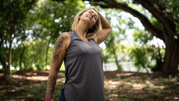 movement exercise: woman stretching neck 1470743655