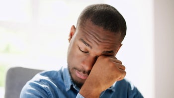 Health: Dry eye: man rubbing his eye 1493924712