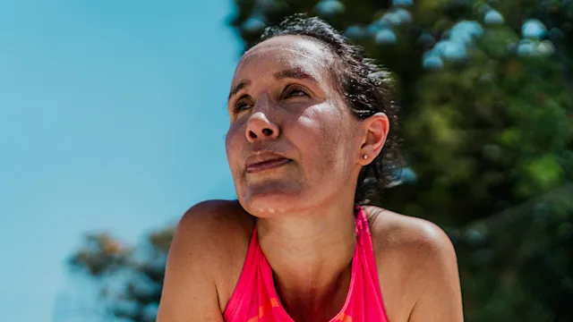 Environmental: woman sweating outdoors 1706398891