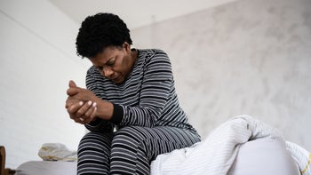 Tramadol: woman anxious at home 1350655596