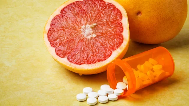 Can You Mix Grapefruit and Statins? Interactions and Risks Explained