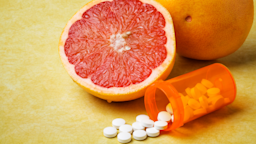 Is it ever safe to take grapefruit and statins? There may be risks to mixing the two, but certain statins are safe to take with grapefruit.