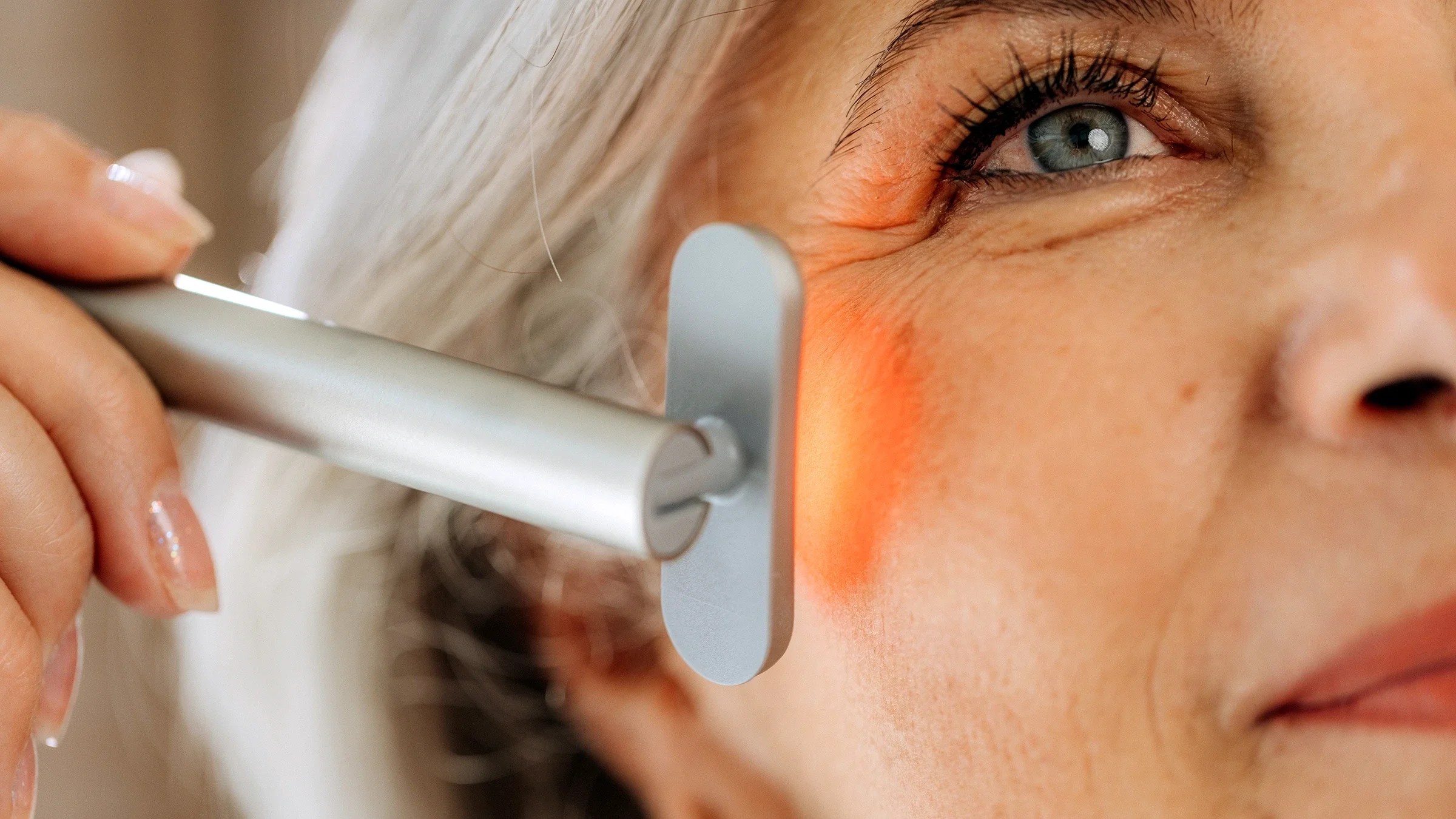 Close-up red light therapy wand
