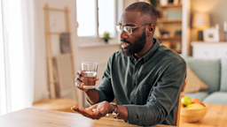 Minoxidil widens blood vessels to increase blood flow and encourage hair growth. Read on to learn more about minoxidil’s mechanism of action and how it works.