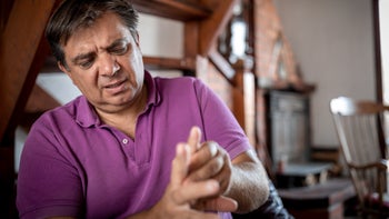 musculoskeletal: man with knuckle pain 1175796504