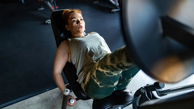 Movement-exercise: woman doing leg press exercise 1823257575