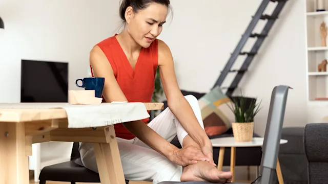 musculoskeletal: woman with ankle pain 1420153815