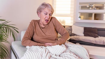 Metformin: abdominal pain on couch 1263861780