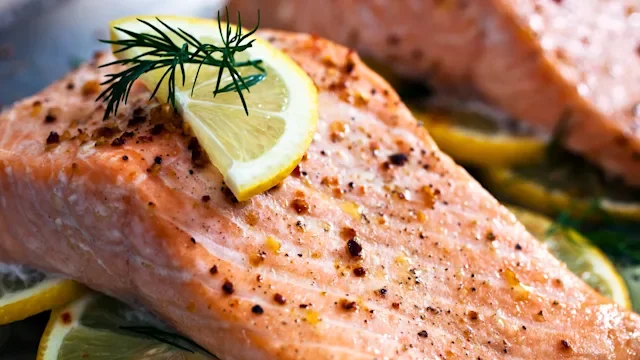 diet-nutrition: baked salmon with lemon slices 157505463